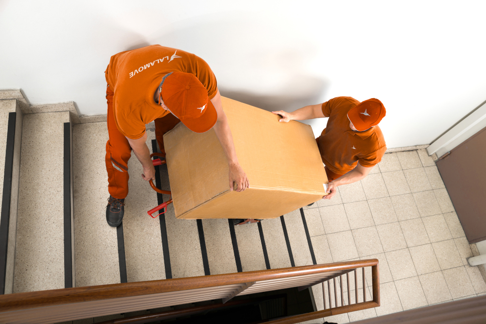 Lalamoveu00e2u20acu2122s Dismantle and Assembly Service gives Malaysians the option of hiring two helpers to aid in the moving process. u00e2u20acu201d Picture courtesy of Lalamove