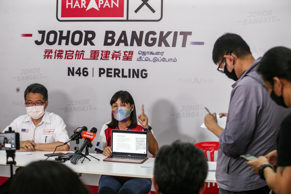 Johor DAP chief Liew Chin Tong and Johor DAP deputy chief Teo Nie Ching during a press conference in Johor Baru, March 9, 2022. u00e2u20acu201d Picture by Hari Anggara 