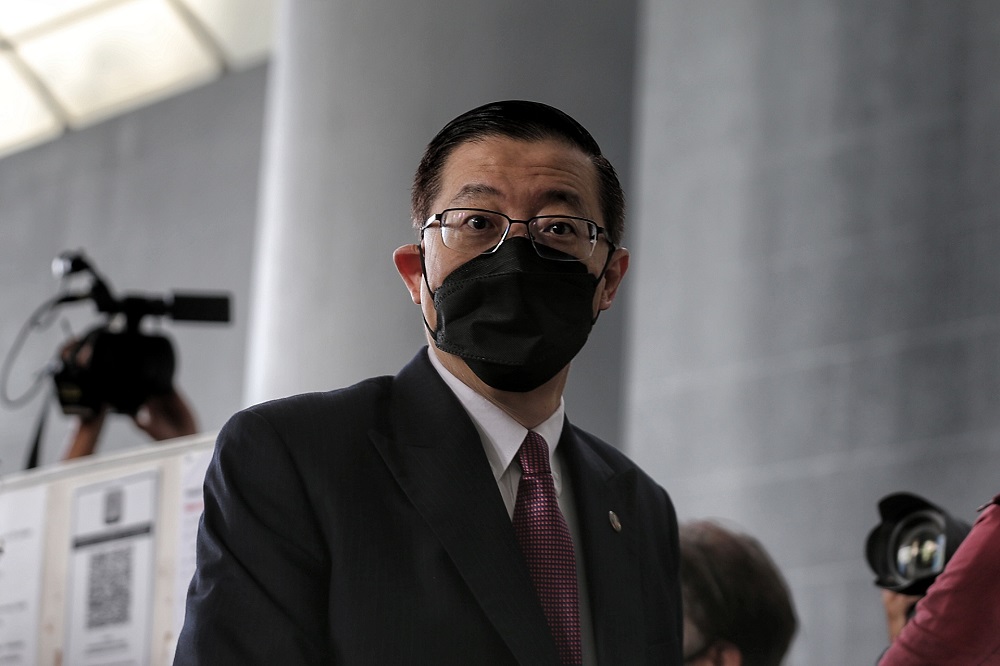 Lim Guan Eng arrives at the Kuala Lumpur High Court March 23, 2022. u00e2u20acu2022 Picture by Ahmad Zamzahuri