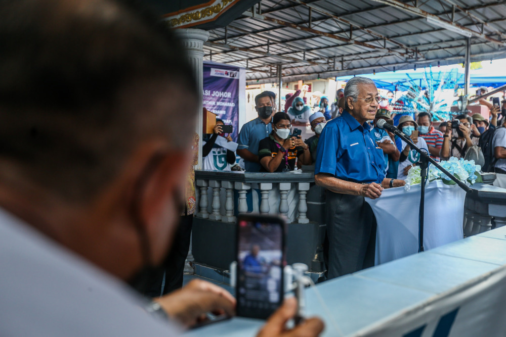 Tun Dr Mahathir Mohamad, who is Parti Pejuang Tanahair (Pejuang) chairman, speaks at the Johor Aspiration Programme at Felda Ayer Hitam in Johor, March 3, 2022. u00e2u20acu2022 Picture by Hari Anggara 