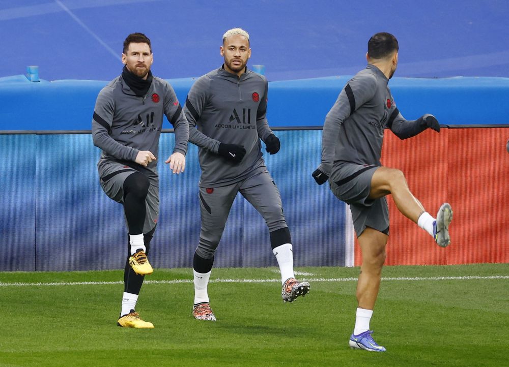 Paris St Germain's Lionel Messi, Leandro Paredes and Neymar during training before the match against Real Madrid at the Santiago Bernabeu, Madrid March 8, 2022. u00e2u20acu201d Reuters pic