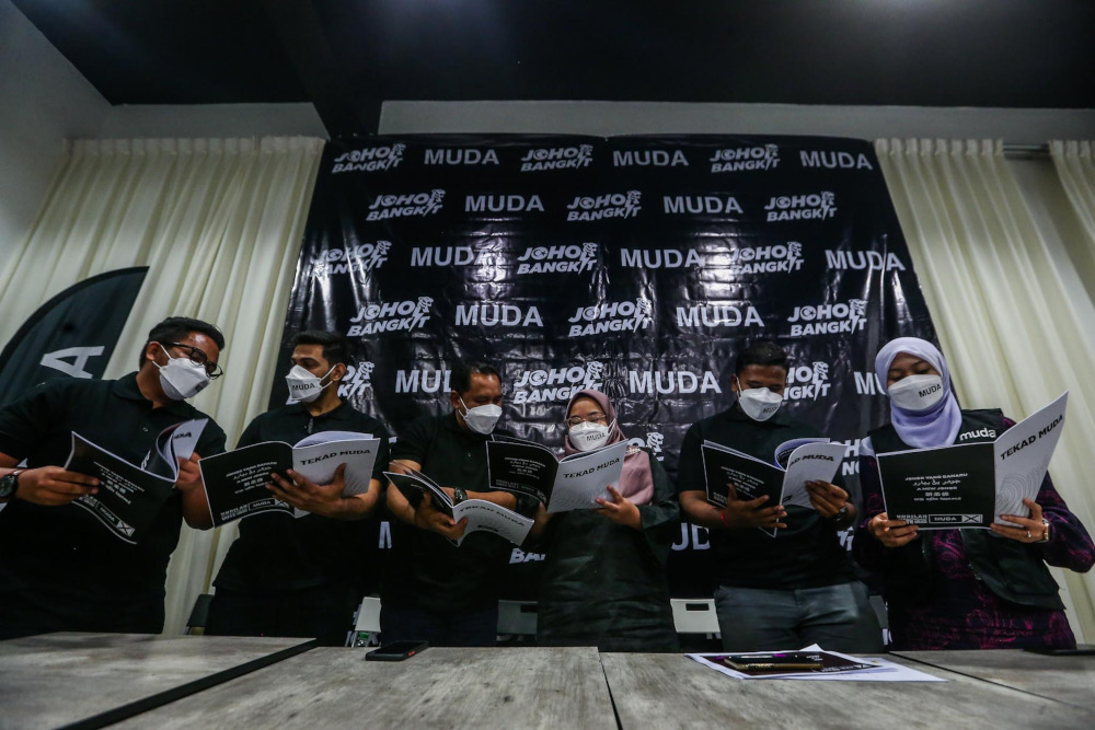 Malaysia United Democratic Alliance (Muda) party during the launch of its manifesto at the partyu00e2u20acu2122s Puteri Wangsa office in Eco Cascadia, Johor Baru, March 7, 2022. u00e2u20acu201d Picture by Hari Anggara