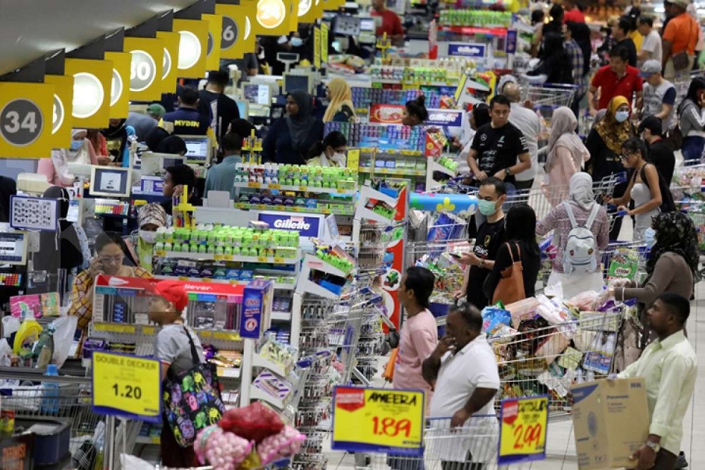Mydin trolls local social media users as social distancing restrictions at mosques to be lifted starting April 1. u00e2u20acu2022 Screenshot via Twitter/ Mydin