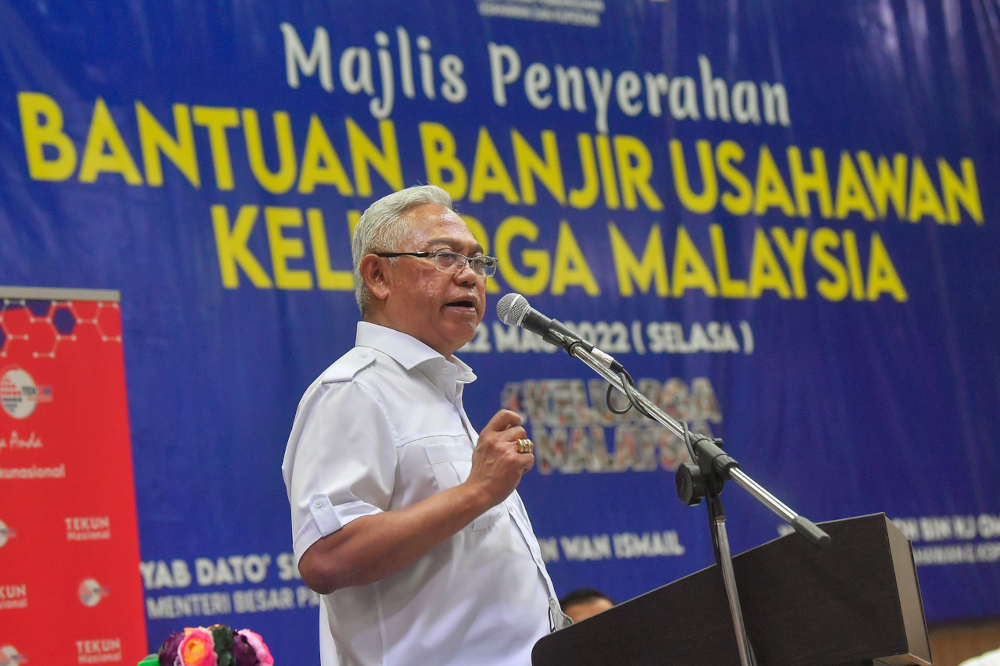 Entrepreneur and Cooperative Development Minister Tan Sri Noh Omar delivers a speech in Temerloh, March 23, 2022. u00e2u20acu201d Bernama pic 