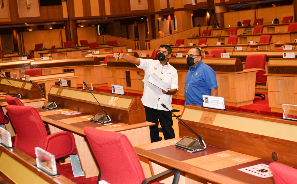 Perak State Speaker Datuk Mohammad Zahir Abdul Khalid (right) and Secretary of the Perak State Assembly Muhammad Nazri Abdullah at the Perak Building Darul Ridzuan, March 25, 2022. u00e2u20acu201d Bernama pic 