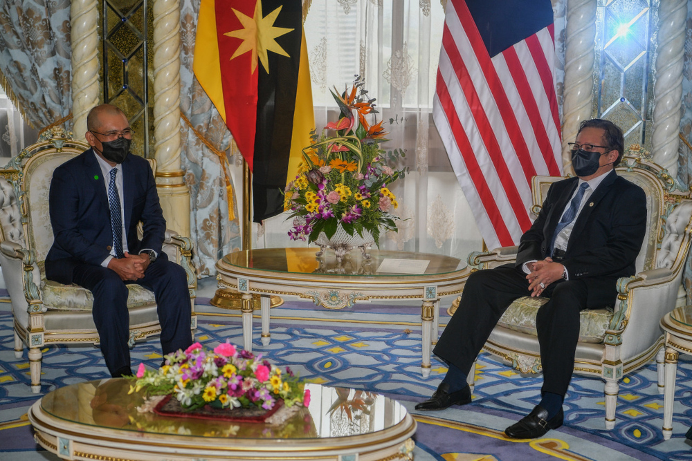 Sarawak Premier Tan Sri Abang Johari Openg with Agriculture and Food Industries Minister Datuk Seri Ronald Kiandee at Wisma Bapa Malaysia in Petra Jaya, March 31, 2022. u00e2u20acu201d Bernama pic