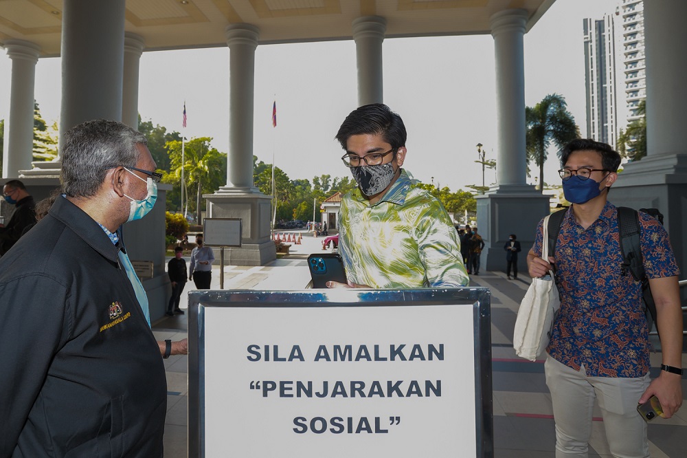Syed Saddiq is seen at the Kuala Lumpur High Court, March 24, 2022. u00e2u20acu2022 Picture By Devan Manuel