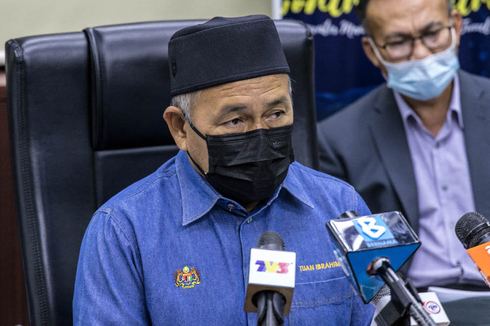 Environment and Water Minister Datuk Seri Tuan Ibrahim Tuan Man speaks at a press conference at the Stormwater Management and Road Tunnel (SMART) control centre in Kuala Lumpur March 7, 2022. u00e2u20acu201d Picture by Firdaus Latif