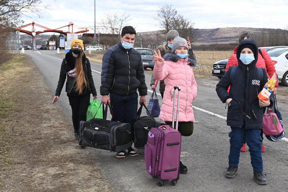 Since the beginning of the Russian offensive, about 400,000 Ukrainians have entered the European Union, according to an AFP count. u00e2u20acu2022 ETX Studio pic