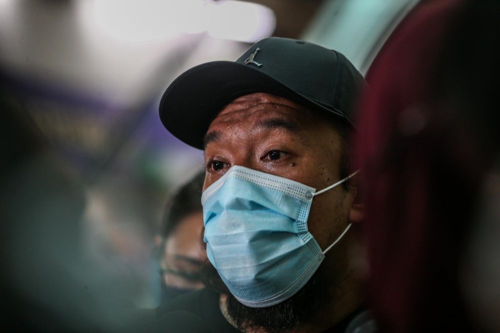 Mohd Hafeez A. Jaz speaks to reporters at the Larkin Sentral Bus Terminal March 10, 2022. — Picture by Hari Anggara