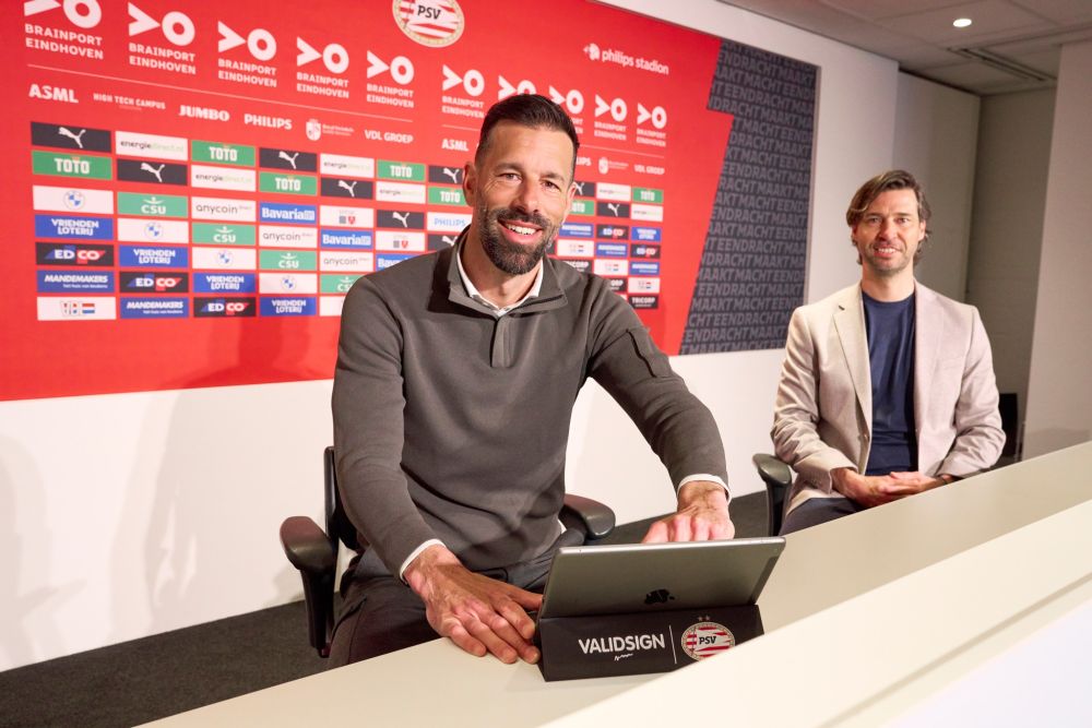 Van Nistelrooy will succeed Roger Schmidt, who will leave when his contact expires at the end of this season. u00e2u20acu201d Picture via Facebook