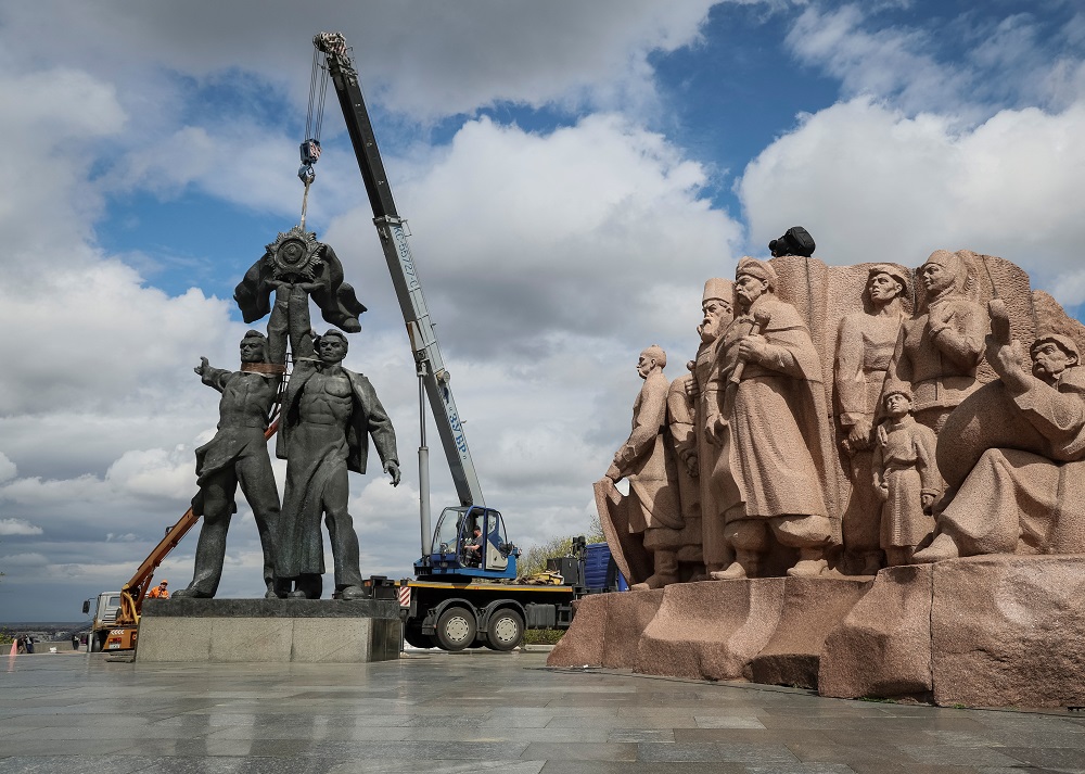 A Soviet monument to a friendship between Ukrainian and Russian nations is seen during its demolition, amid Russia's invasion of Ukraine, in central Kyiv, Ukraine April 26, 2022.  u00e2u20acu201d Reuters pic