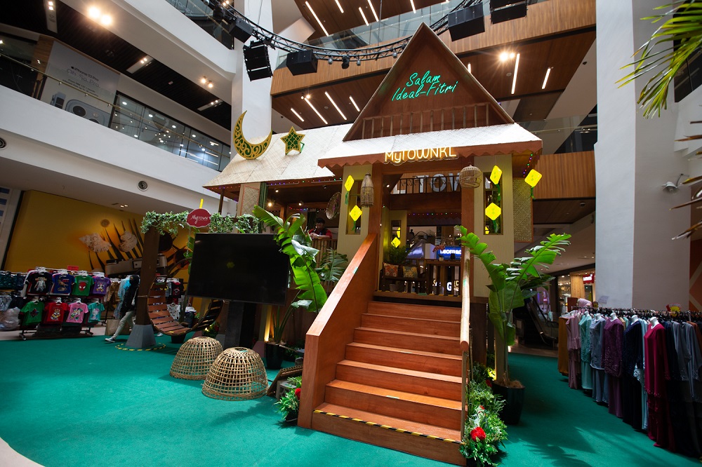 You might want to shop for clothes at the mall’s main exhibition and take some nice shots at the minimalist kampung house. — Picture via Devan Manuel