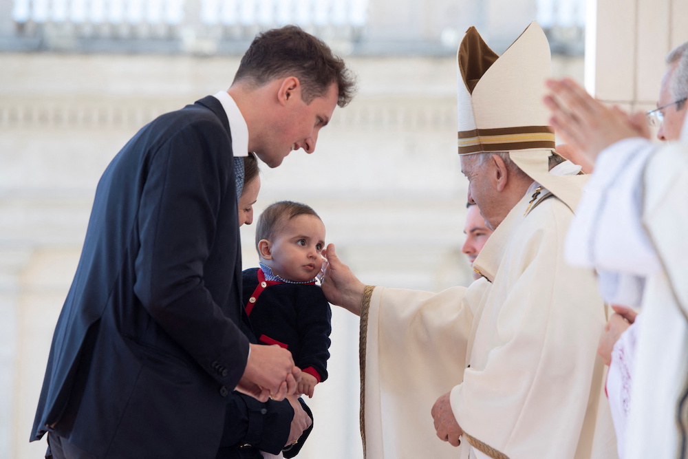 Pope Francis leads Easter Sunday mass, delivers traditional u00e2u20acu02dcUrbi et Orbiu00e2u20acu2122 message at the Vatican, Rome, Italy, April 17, 2022. u00e2u20acu201d Vatican Media handout via Reuters