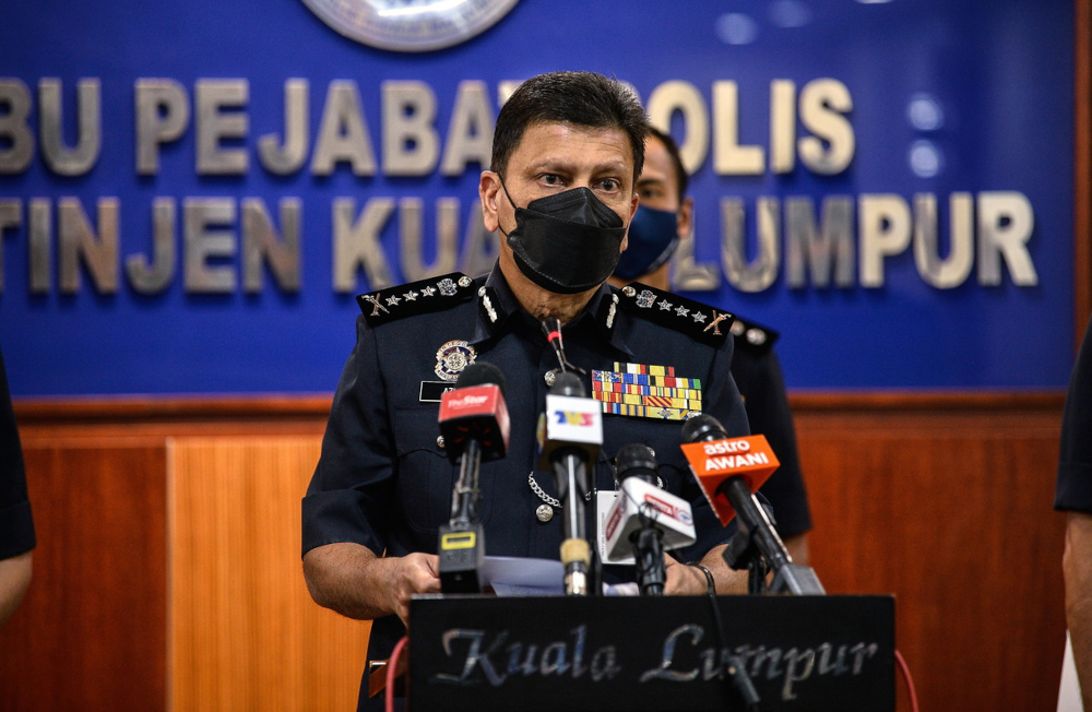 Kuala Lumpur Police chief Datuk Azmi Abu Kassim speaks at a media conference at the Kuala Lumpur contingent police headquarters, April 27, 2022. u00e2u20acu201d Bernama pic 
