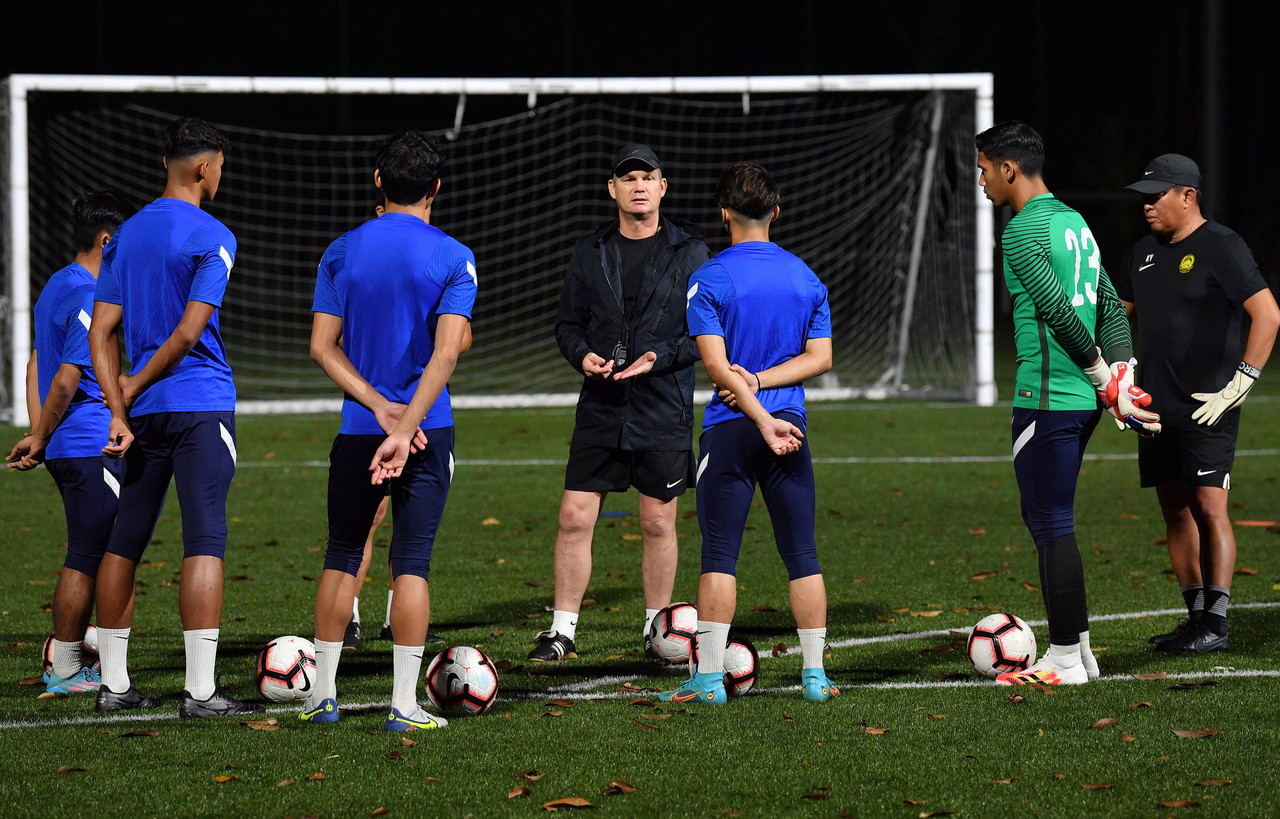 Under-23 coach Brad Maloney is pictured during the training session for the B-23 squad on the first day of their squad's training in preparation for the Hanoi Vietnam SEA Games at Wisma FAM, Kuala Lumpur, April 19, 2022. u00e2u20acu201d Bernama pic