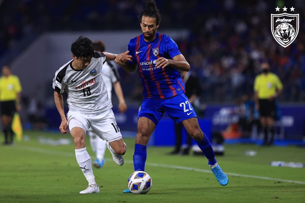 JDTu00e2u20acu2122s La'Vere Corbin-Ong (right) in action against Kawasaki Frontale at the Sultan Ibrahim Stadium in Johor  April 24, 2022. u00e2u20acu201d Picture via Facebooknn