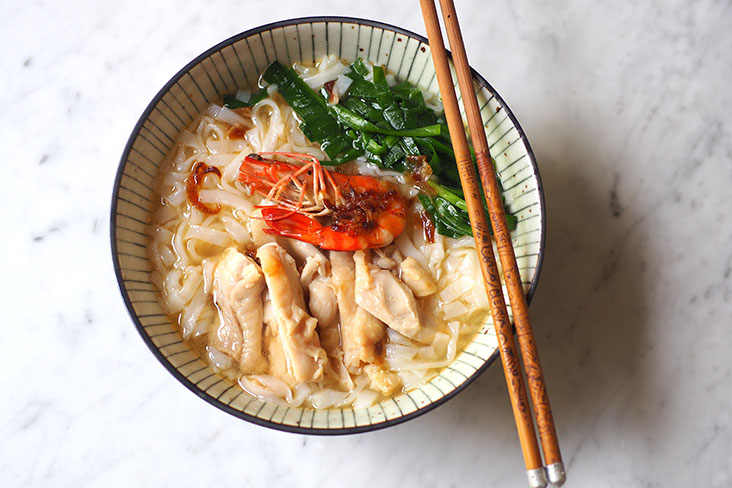 Their chicken 'hor fun' is a little different with hearty slices of chicken breast, a prawn and a sweet tasting chicken broth laced with prawn oil.