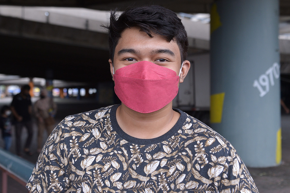 Student Rizq Aqeef, 17, speaks during an interview on the first day of Ramadan at Bazaar Seksyen 13, Shah Alam April 3, 2022. 