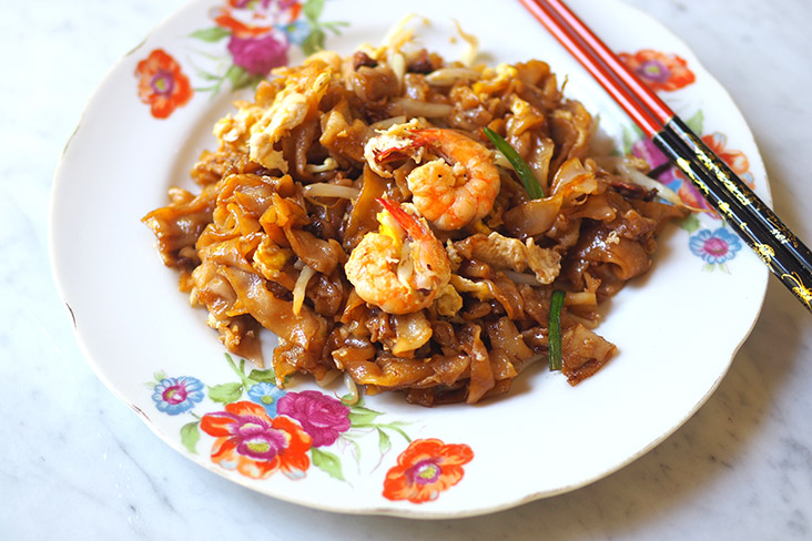 You can also find a decent 'char kway teow' from a stall that used to operate in the Petaling Street area 