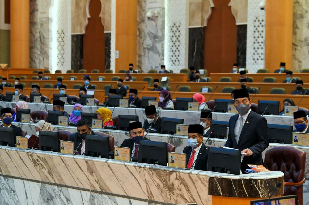 Johor Mentri Besar Datuk Onn Hafiz Ghazi addresses members of the state assembly in Kota Iskandar April 21, 2022. u00e2u20acu201d Bernama pic