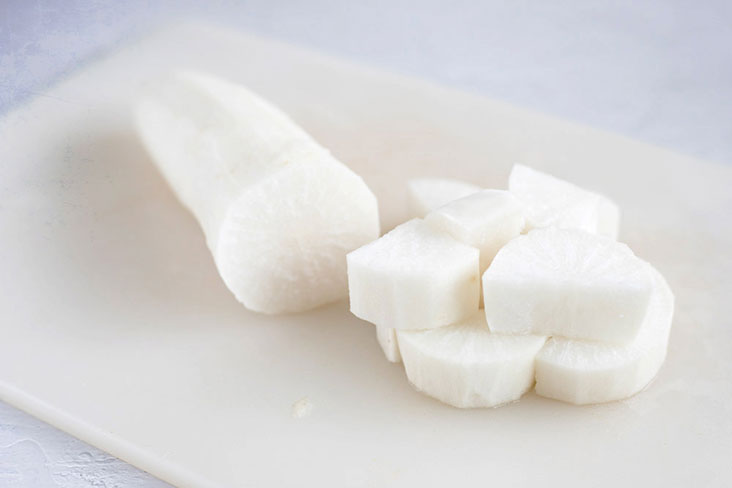 White radish (known as 'báiluóbo' in Mandarin) ensures a milder tasting soup.