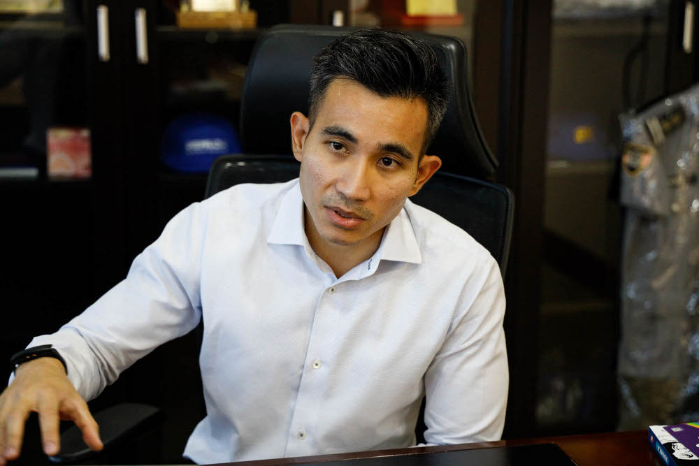 Economic Director in the Prime Ministeru00e2u20acu2122s Office Shahril Hamdan speaks to Malay Mail during an interview at Menara Dato Onn in Kuala Lumpur April 12, 2022. u00e2u20acu201d Picture by Firdaus Latif