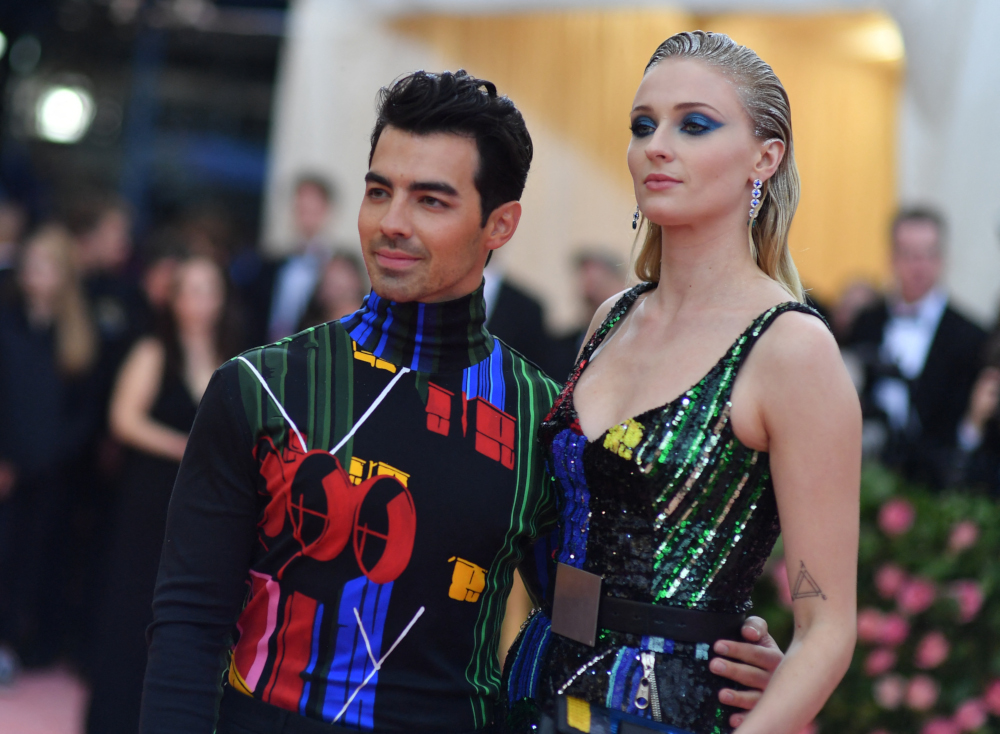 Sophie Turner and Joe Jonas are among the inspiring couples that users are highlighting through the hashtag #shortkings. u00e2u20acu201d AFP pic