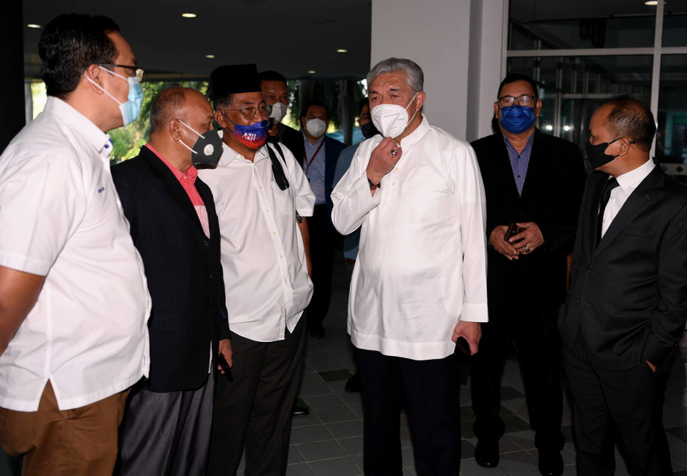 Datuk Seri Ahmad Zahid Hamidi at the Shah Alam High Court, April 1, 2022. u00e2u20acu201d Bernama pic 