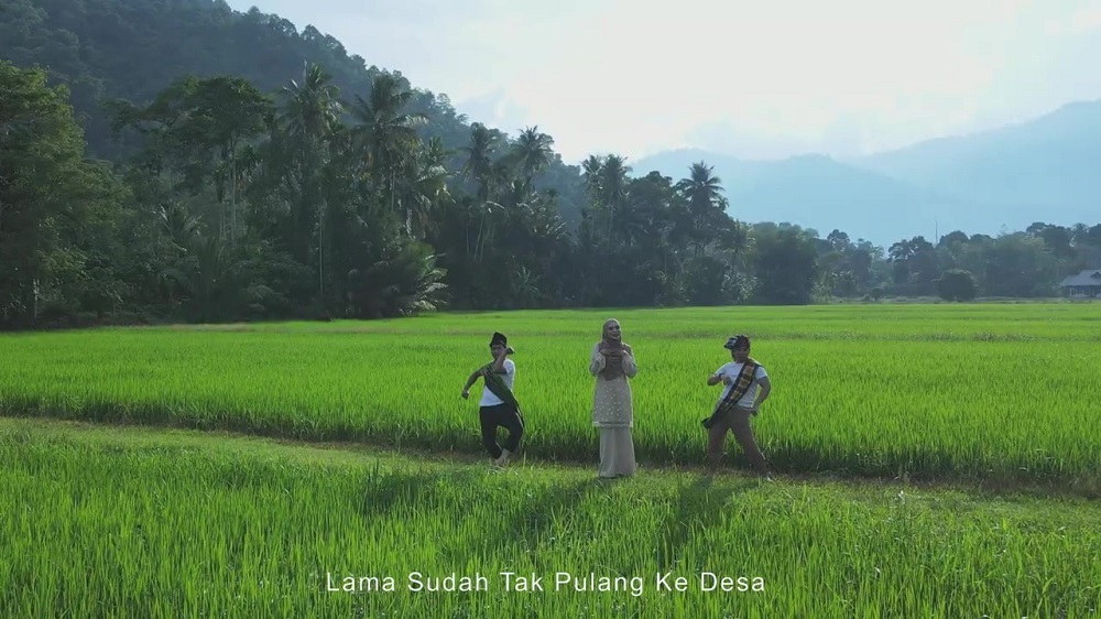 A tamer and more scenic scene from the music video, featuring Aliff’s wife Nur Shahida Mohd Rashid. ― Screenshot via YouTube/ Rusa Music