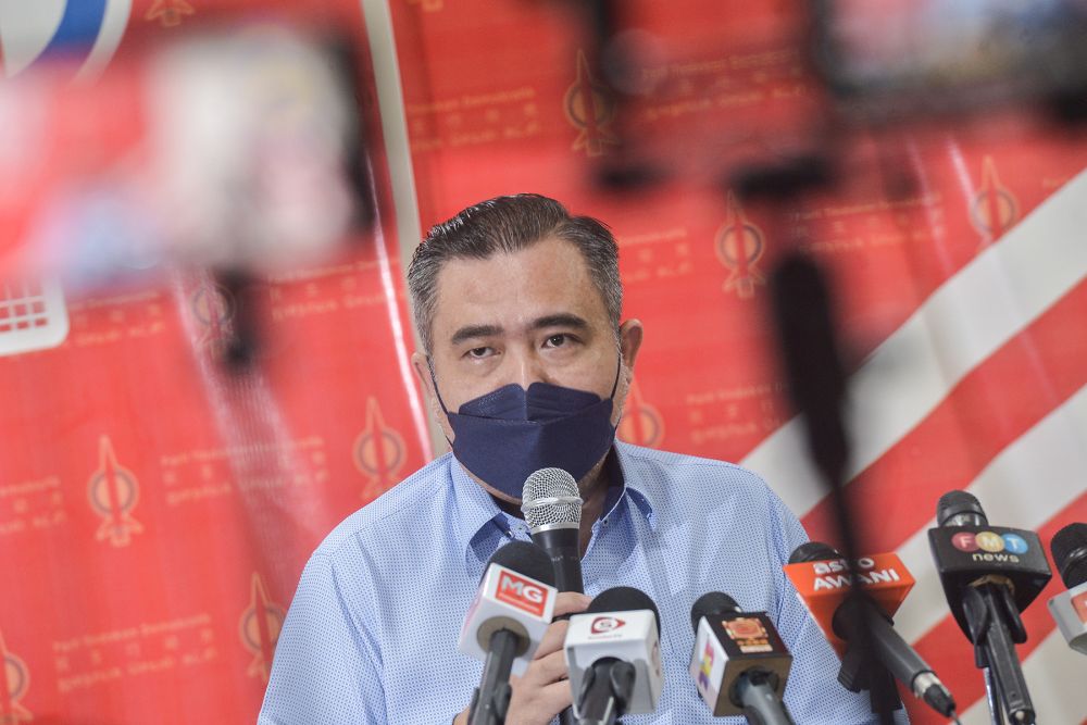 DAP secretary general Anthony Loke speaks during a press conference Petaling Jaya April 14,2022. u00e2u20acu201d Picture by Miera Zulyana