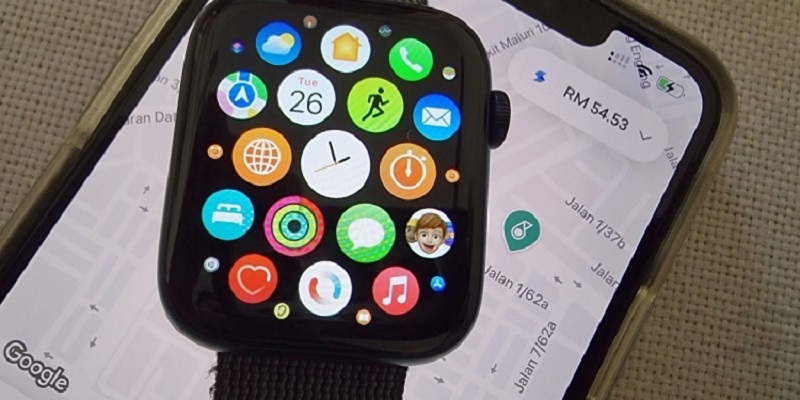 Setel will soon introduce a new feature that would make payments easier if you own an Apple Watch. u00e2u20acu2022 SoyaCincau pic