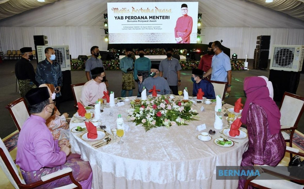 Prime Minister Datuk Seri Ismail Sabri Yaakob today attended a breaking of fast event with over 700 civil servants at Laman Sari, Seri Perdana in Putrajaya April 8, 2022. u00e2u20acu201d Picture via Twitter/Bernama
