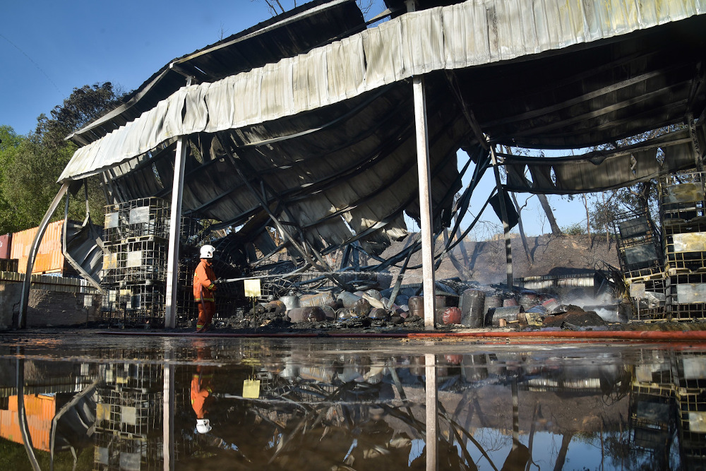 A chemical warehouse belonging to Baker Hughes which stored hazardous materials at Jalan Rangu, Kg Rangu was completely razed by a massive fire April 17, 2022. u00e2u20acu201d Bernama pic