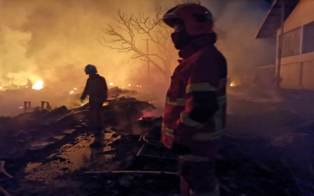 Semporna Fire and Rescue Station chief Edoen Macheal said the station received an emergency call through and deployed 12 personnel and two fire engines to the location. u00e2u20acu201d Picture from Twitter/Sabah Fire and Rescue Dept via Bernama 