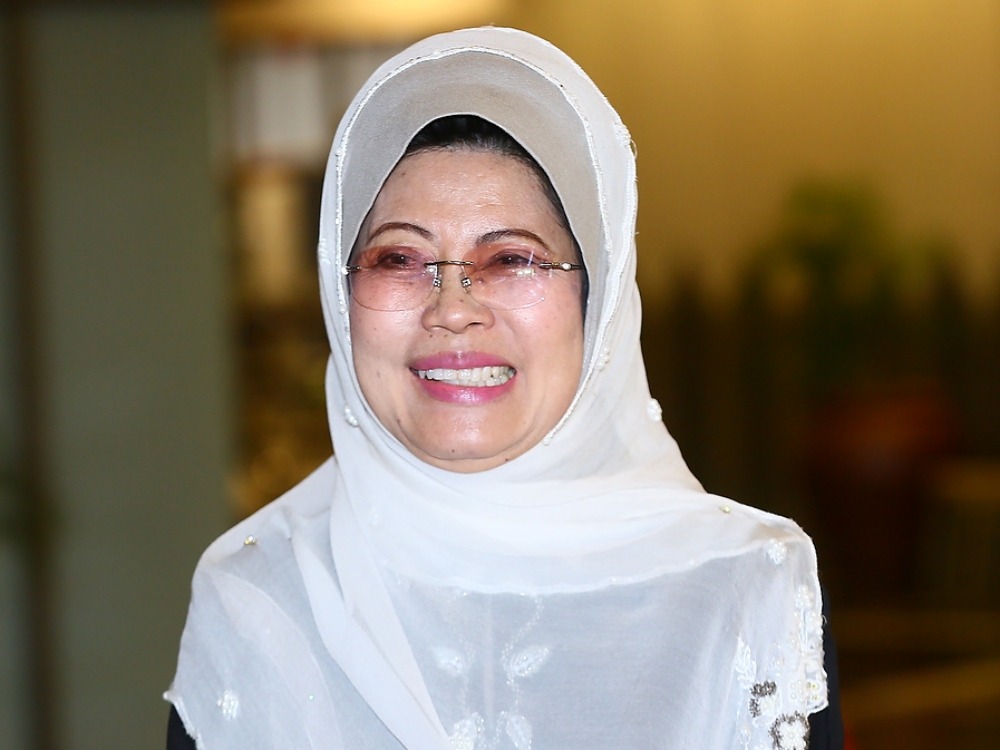 Datuk Seri Fatimah Abdullah hopes for a school to be set up at Taman Seri Puteri Kuching as a rehabilitation centre for juvenile female delinquents. u00e2u20acu2022 Borneo Post pic