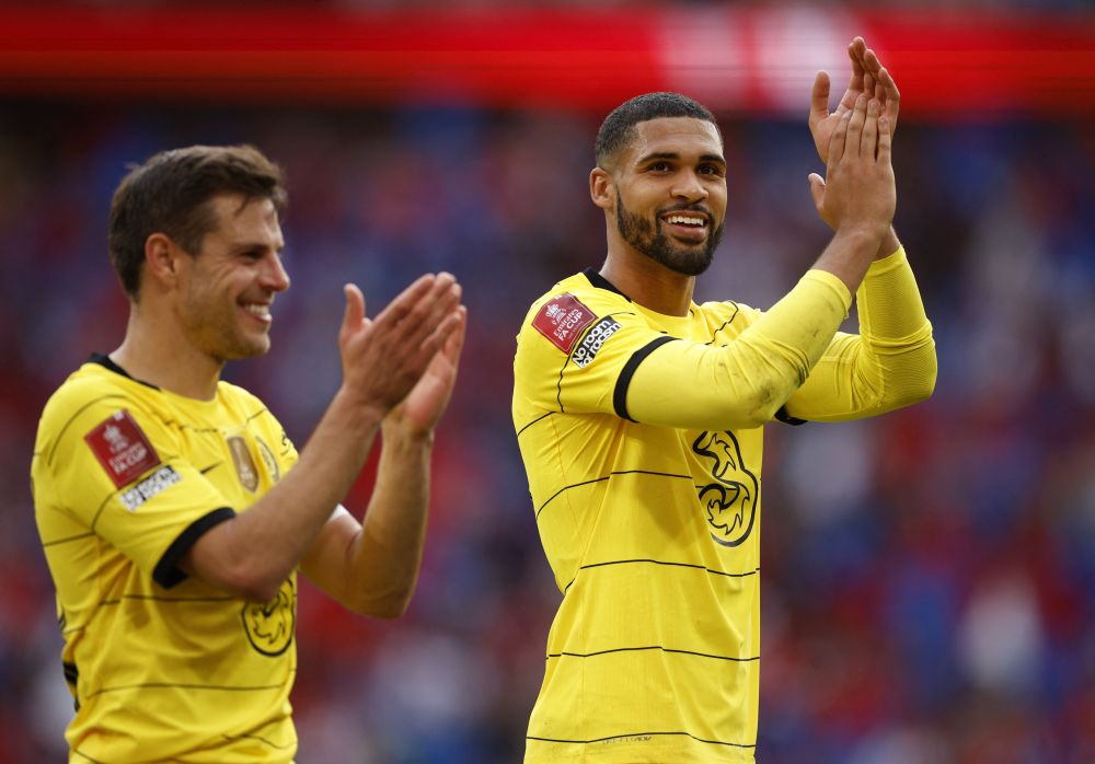 Chelseau00e2u20acu2122s Ruben Loftus-Cheek and Cesar Azpilicueta applauds fans after the match against Crystal Palace at Wembley, London April 17, 2022. u00e2u20acu201d Reuters pic