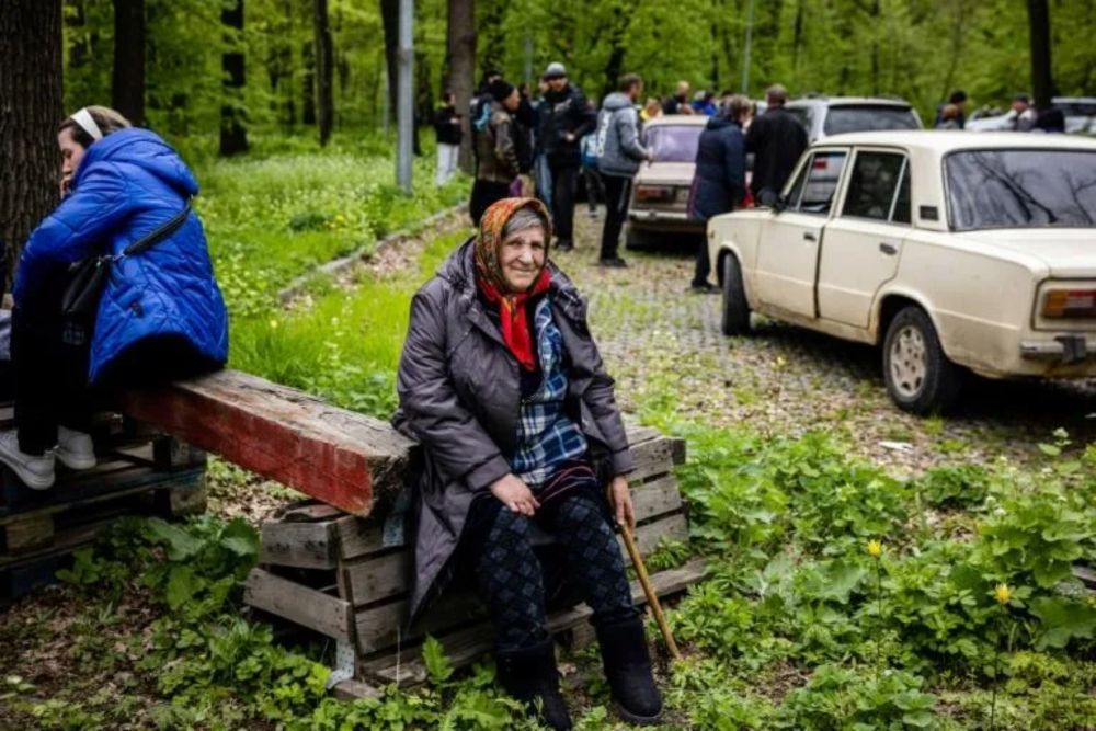 Several hundred people evacuated the village of Ruska Lozova, north of Ukraineu00e2u20acu2122s second city Kharkiv, after it was freed by the Ukrainian army. u00e2u20acu201d AFP pic