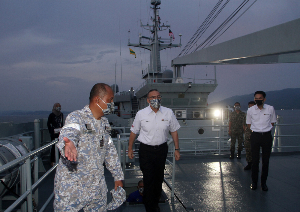 Senior Defence Minister Datuk Seri Hishammuddin Hussein at a buka puasa event with personnel of the Royal Malaysian Navy onboard the KD Mahawangsa in the waters of Pulau Pangkor in Lumut, April 20, 2022. u00e2u20acu201d Bernama picnn