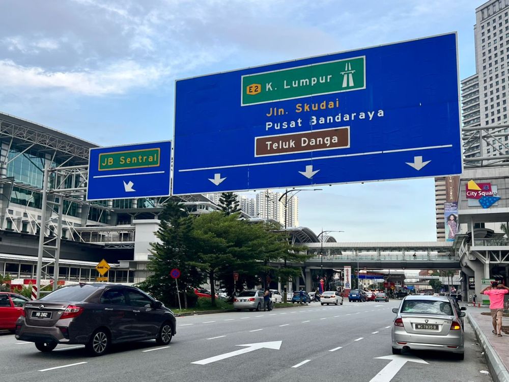 With the reopening of the border, JB Sentralu00e2u20acu2122s main route along Jalan Tun Abdul Razak attracted its fair share of cars last weekend. u00e2u20acu201d Picture by Ben Tan