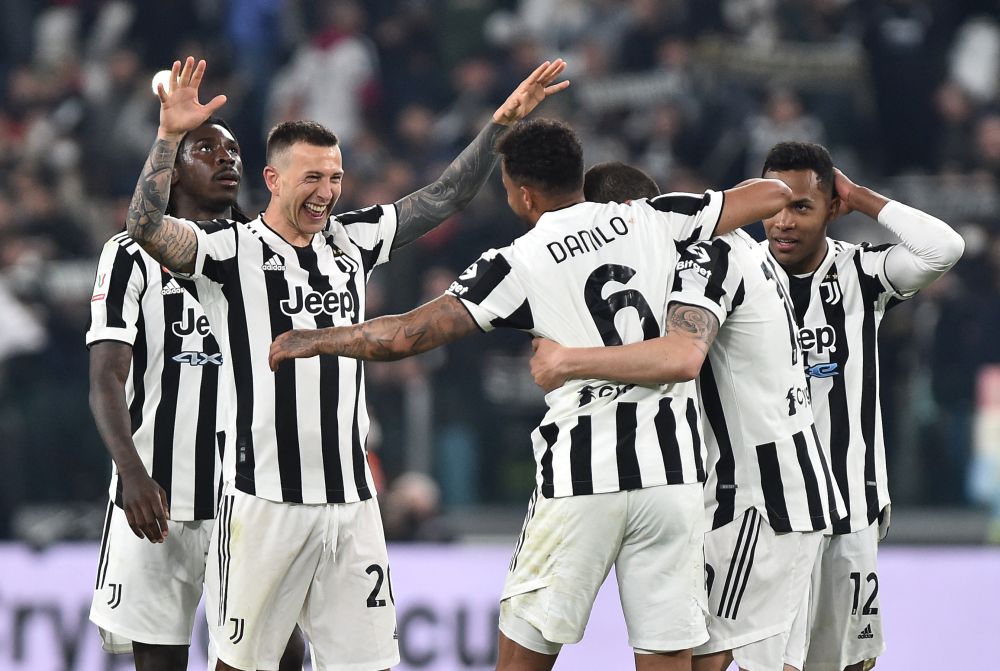 Juventus' Federico Bernardeschi and Danilo celebrate after the Coppa Italia match against Fiorentina at the Allianz Stadium in Turin April 20, 2022. u00e2u20acu2022 Reuters pic