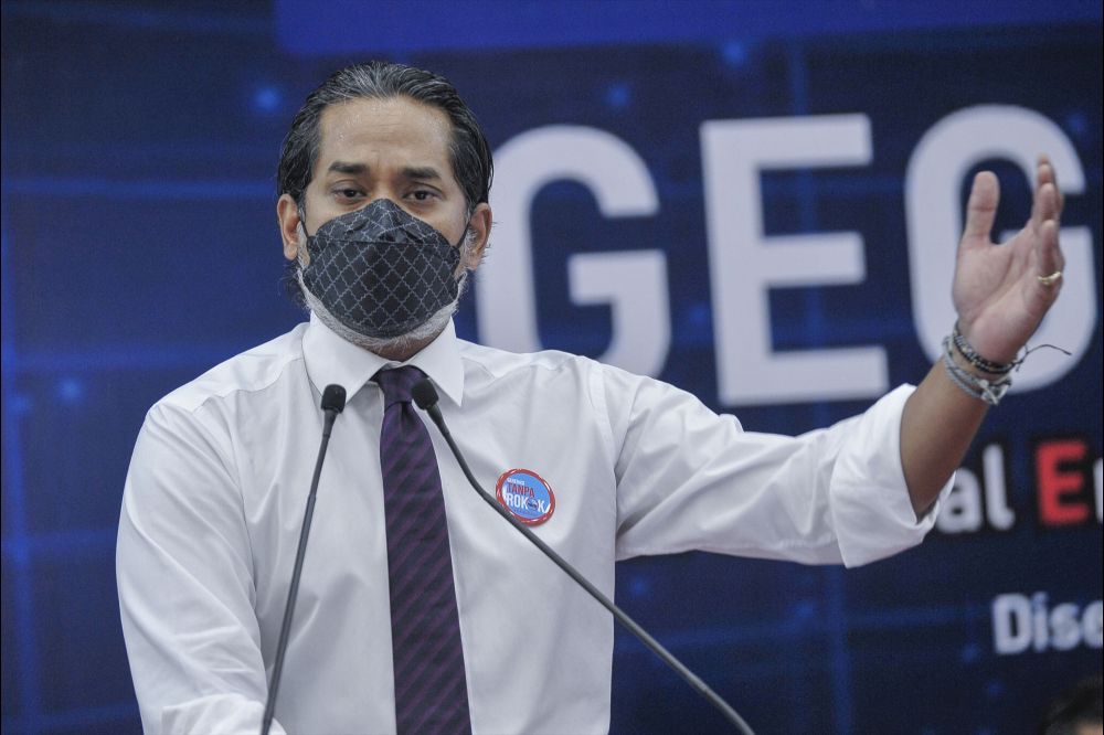 Health Minister Khairy Jamaluddin delivers his speech at the launch of an anti-smoking programme at Sekolah Menengah Kebangsaan Bandar Seri Putra, Kajang April 25, 2022. u00e2u20acu201d Picture by Shafwan Zaidonnn