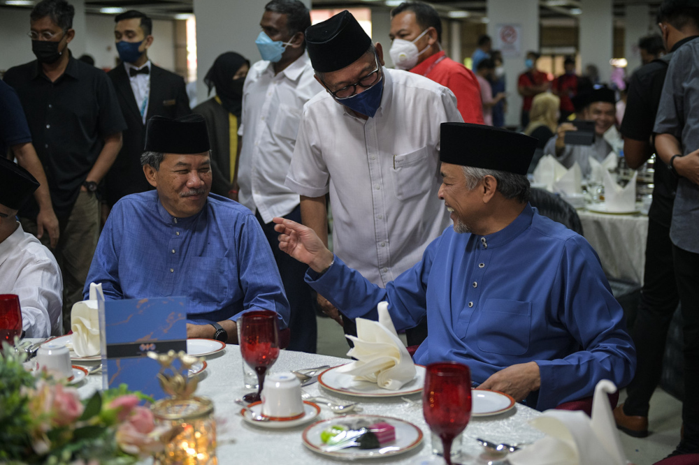 Umno president Datuk Seri Ahmad Zahid Hamidi and deputy president Datuk Seri Mohamad Hasan at Umnou00e2u20acu2122s buka puasa at the Kuala Lumpur World Trade Centre, April 14, 2022. u00e2u20acu201d Bernama pic 