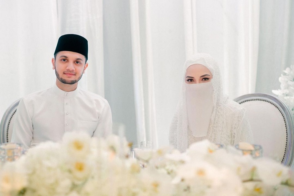 The celebrity preacher initially doubted his wife's domestic abilities due to her frequent travelling lifestyle. ― Picture via Instagram/Neelofa