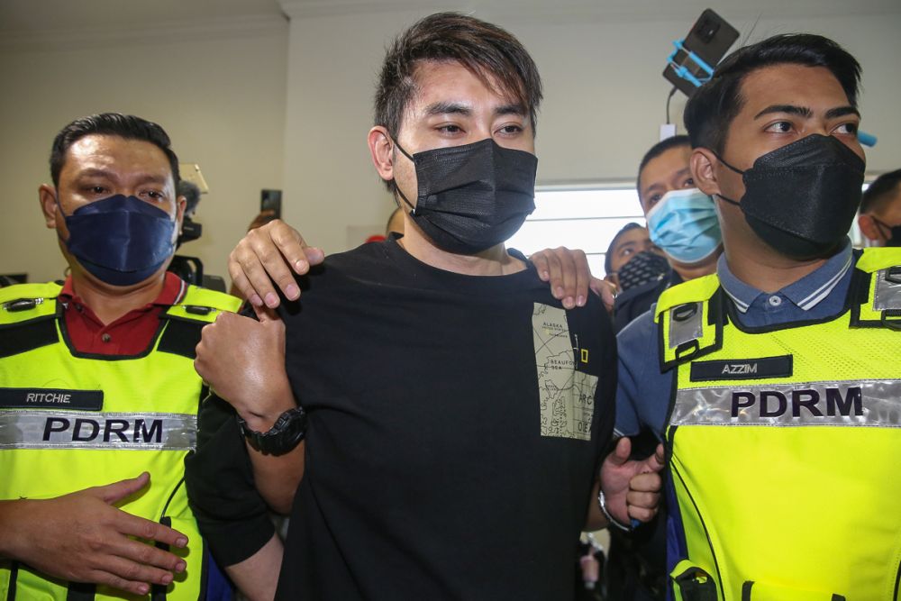 Liow Soon Hee, also known as Nicky Liow, arrives at the Shah Alam Sessions Court April 12, 2022. u00e2u20acu201d Picture by Yusof Mat Isann