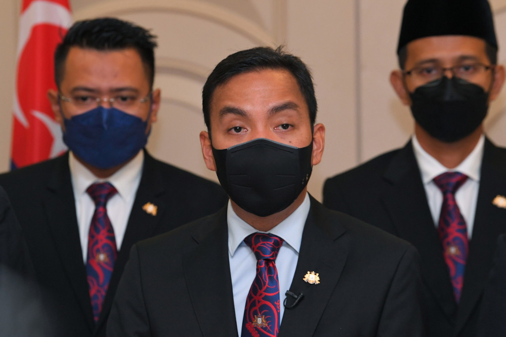 Johor Mentri Besar Datuk Onn Hafiz Ghazi (centre) at a press conference at Bangunan Datou00e2u20acu2122 Jaafar Muhammad, Kota Iskandar in Johor, April 14, 2022. u00e2u20acu201d Bernama pic 