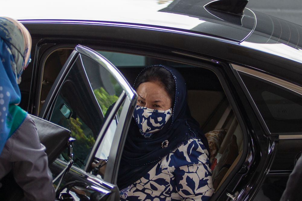 Datin Seri Rosmah arrives at the Kuala Lumpur High Court April 25, 2022. u00e2u20acu201d Picture by Devan Manuel