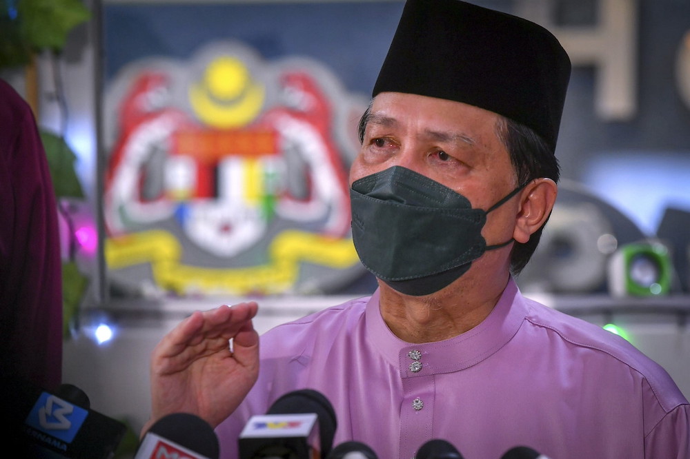 Health director-general Tan Sri Dr Noor Hisham Abdullah speaks to the media after spending time with  healthcare staff at HPJ who were on duty on the first day of Syawal, May 2, 2022. u00e2u20acu201d Bernama pic