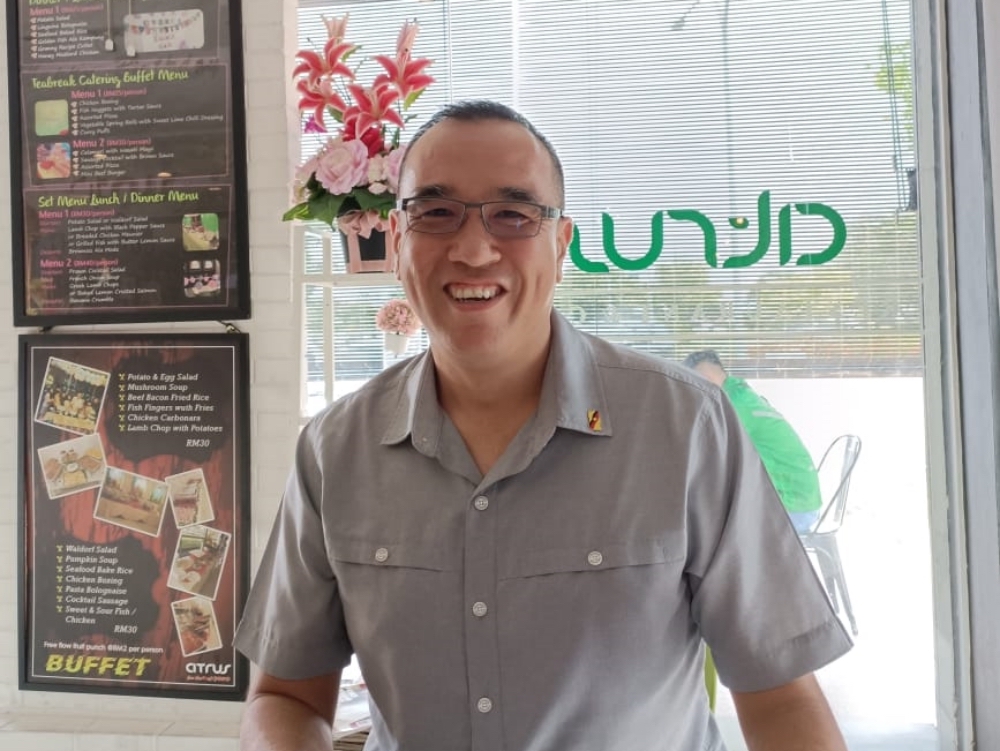 PSB Pujut chairman Bruce Chai announces his resignation. u00e2u20acu201d Borneo Post pic