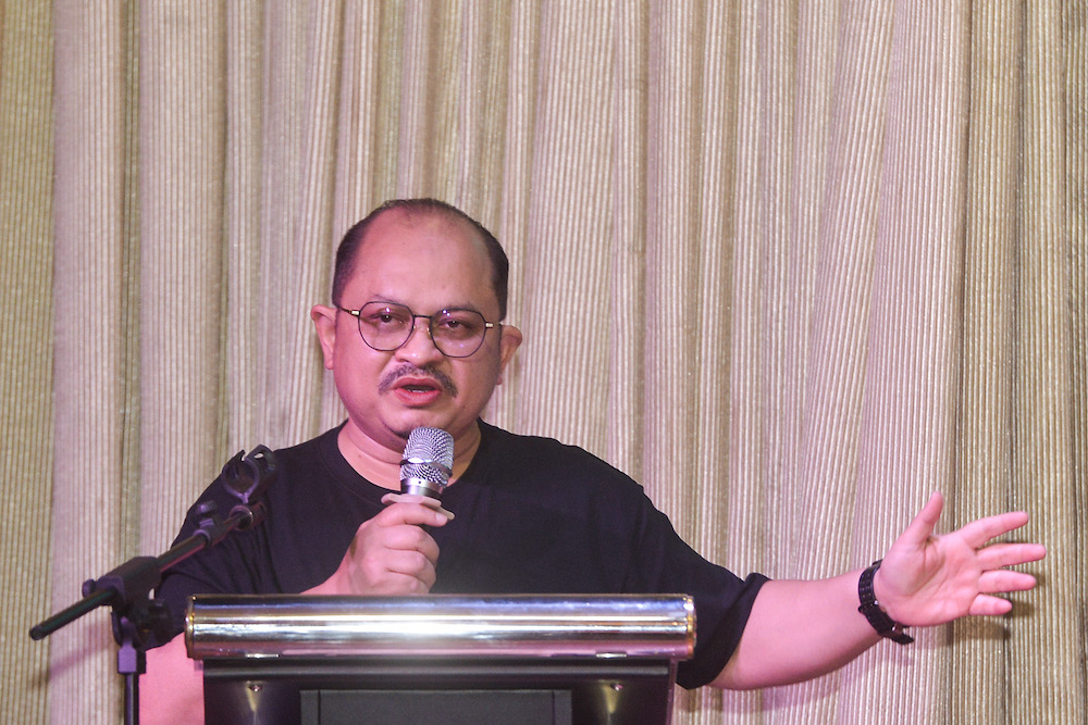 Advisor of Konvensyen Generasi Keadilan 2022, Shamsul Iskandar speaks at the Konvensyen Generasi Keadilan 2022 in Petaling Jaya May 8,2022. u00e2u20acu201d Picture by Miera Zulyana